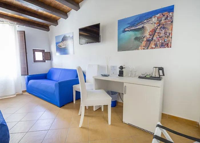 In Blu ゲストハウス チェファル